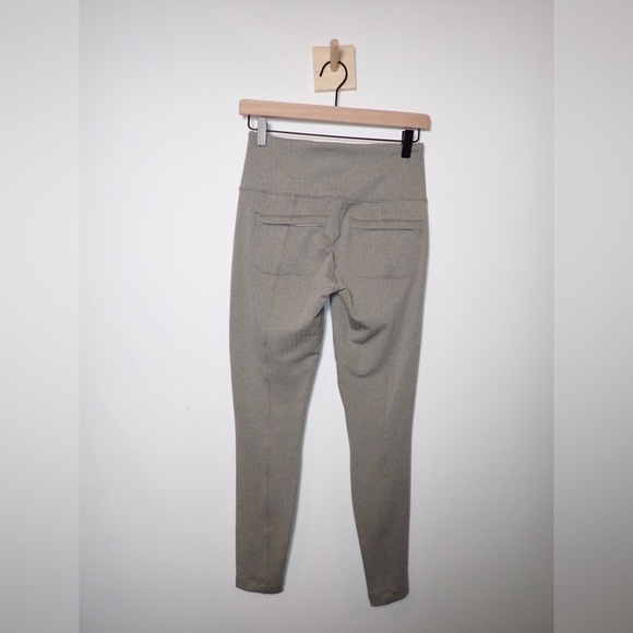 Athleta Delancey Herringbone Tight in Light Asphalt/Bright White size XS - Picture 4 of 11